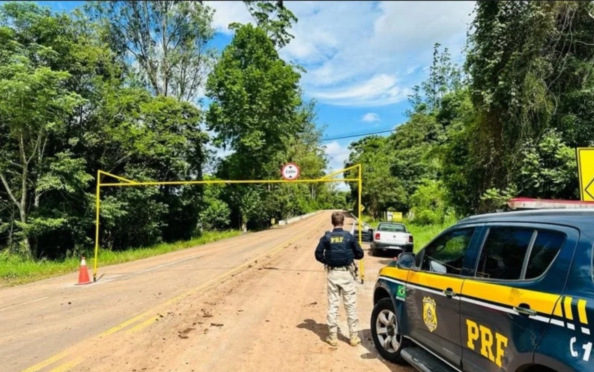 BR-116: Chuvas causam erosão na rodovia em Nova Petrópolis e trecho é bloqueado; veja como fica o trânsito