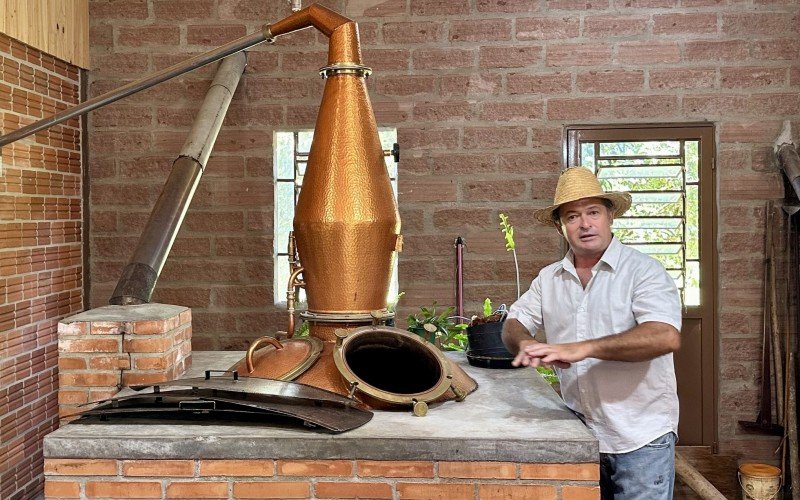 Alambique produz cerca de 450 litros de grappa por ano