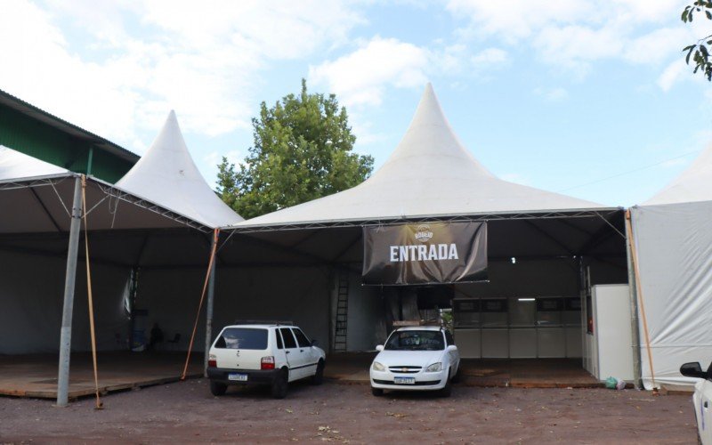 EstÃ¢ncia Rodeio Show foi montado no campo do ChimarrÃ£o