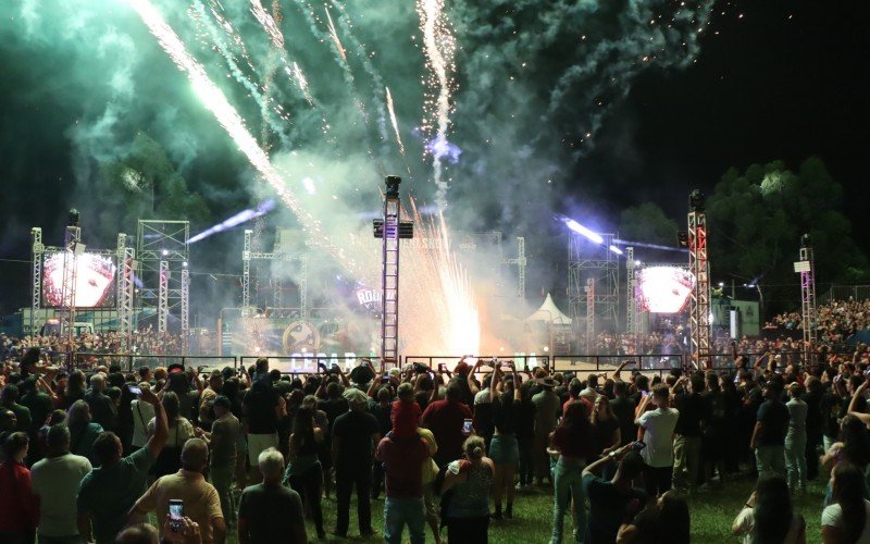 Abertura do 11Âº EstÃ¢ncia Rodeio Show