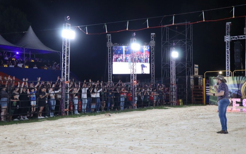 Abertura do 11Âº EstÃ¢ncia Rodeio Show