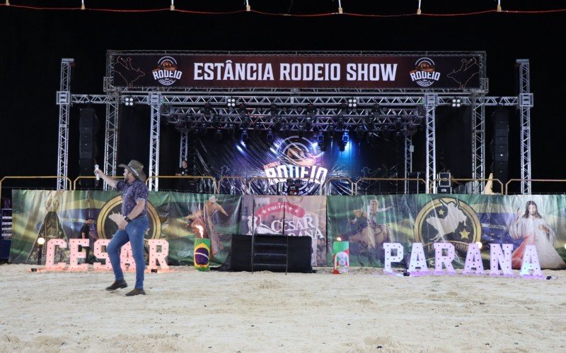 Abertura do 11Âº EstÃ¢ncia Rodeio Show