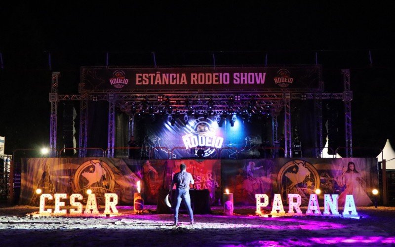 Abertura do 11Âº EstÃ¢ncia Rodeio Show