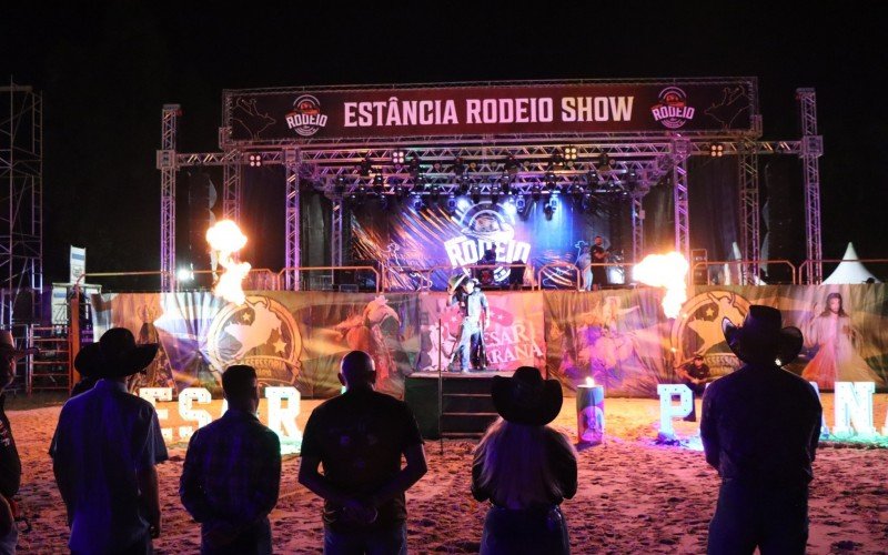 Abertura do 11Âº EstÃ¢ncia Rodeio Show