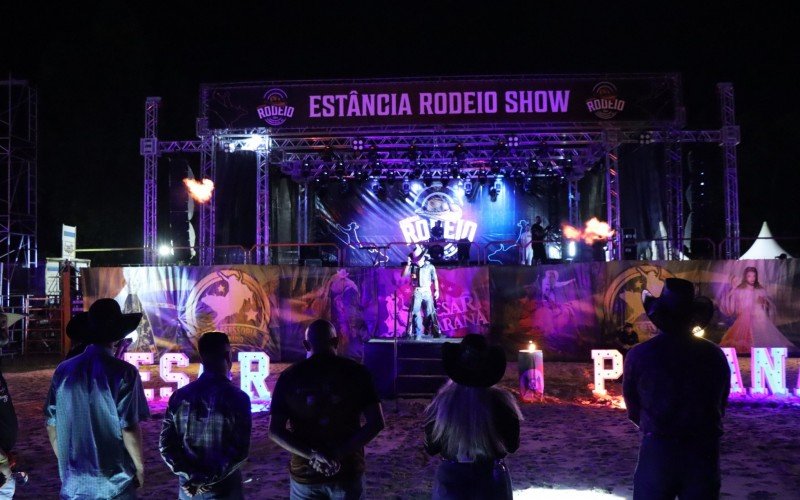 Abertura do 11Âº EstÃ¢ncia Rodeio Show