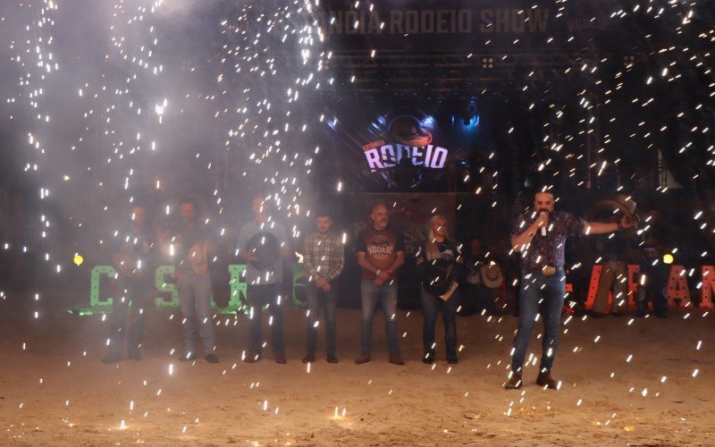 Abertura do 11Âº EstÃ¢ncia Rodeio Show