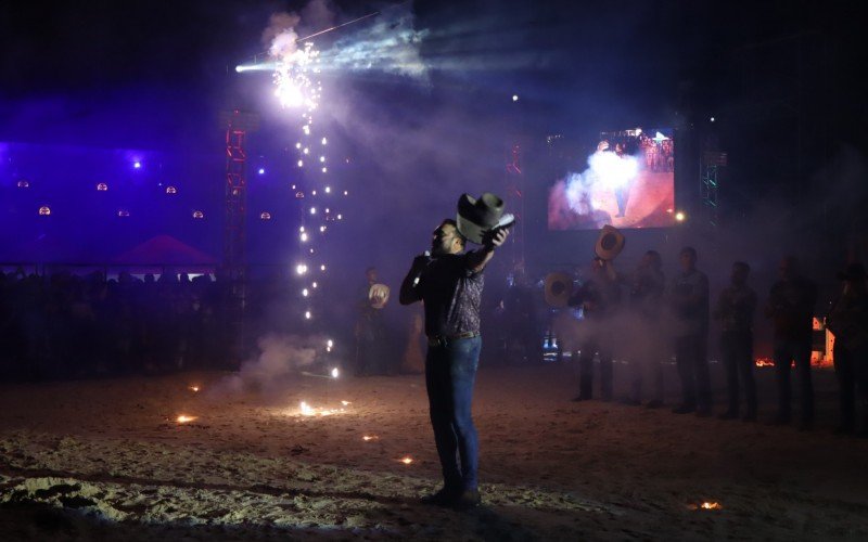 Abertura do 11Âº EstÃ¢ncia Rodeio Show