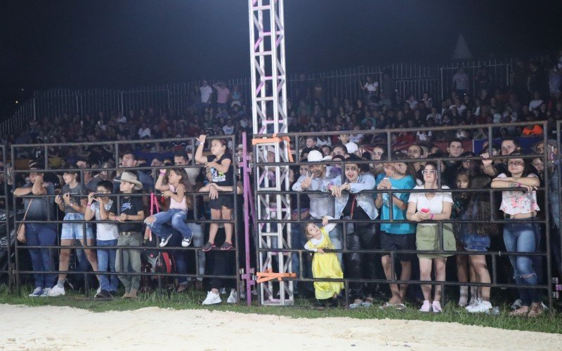 Abertura do 11Âº EstÃ¢ncia Rodeio Show