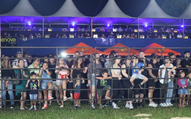 Abertura do 11Âº EstÃ¢ncia Rodeio Show