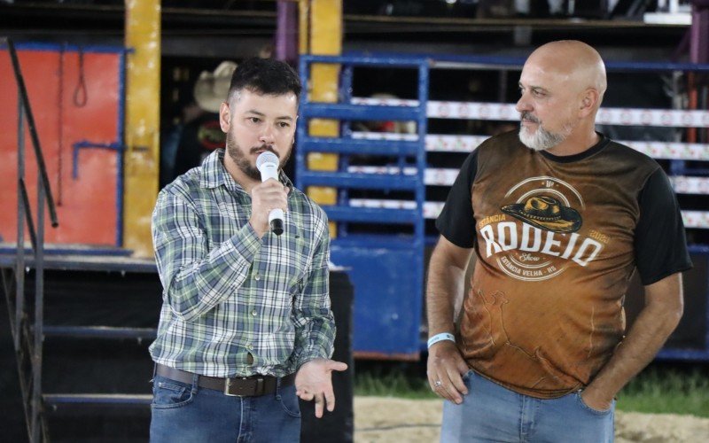 Abertura do 11Âº EstÃ¢ncia Rodeio Show