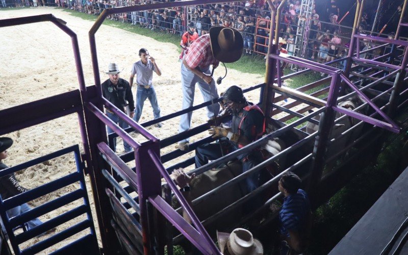 Abertura do 11Âº EstÃ¢ncia Rodeio Show