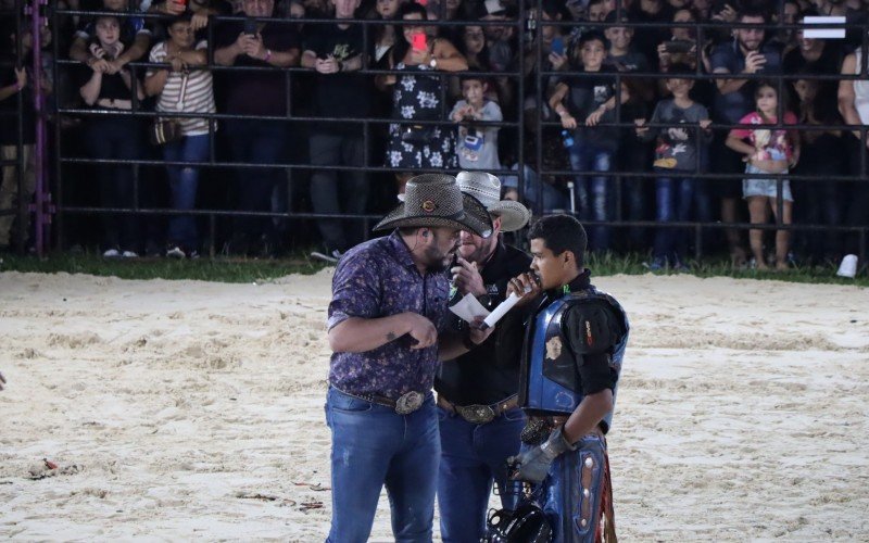 Abertura do 11Âº EstÃ¢ncia Rodeio Show