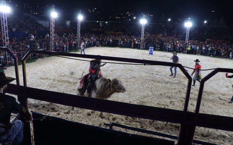 Abertura do 11Âº EstÃ¢ncia Rodeio Show