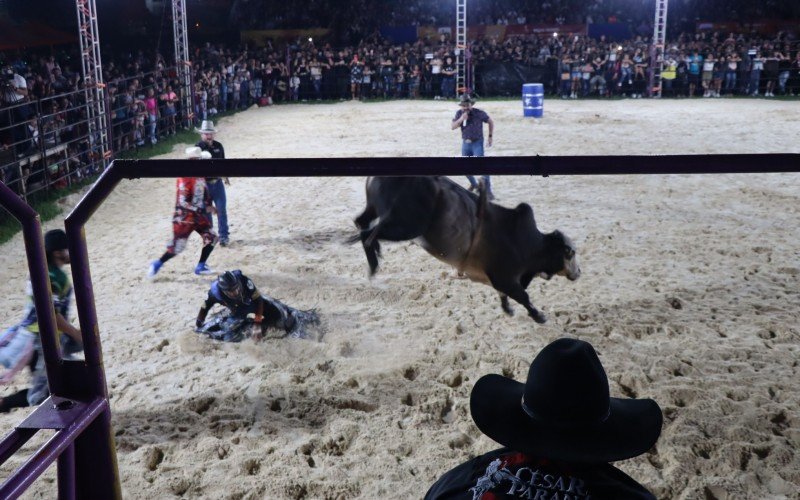 Abertura do 11Âº EstÃ¢ncia Rodeio Show