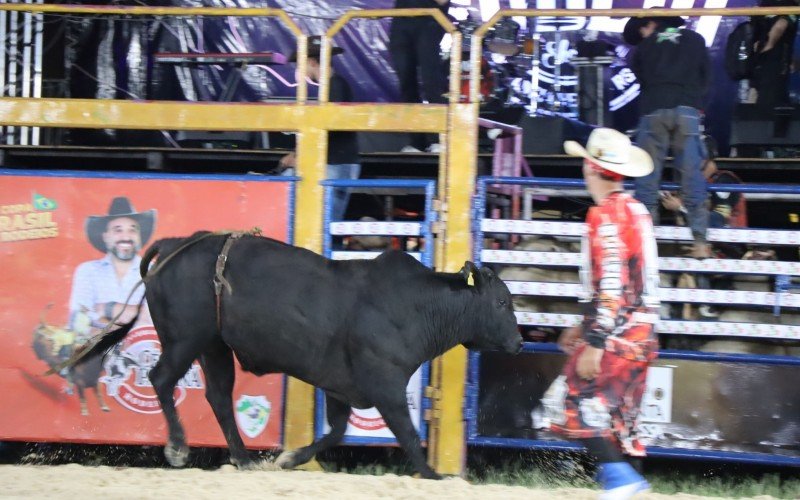 Abertura do 11Âº EstÃ¢ncia Rodeio Show