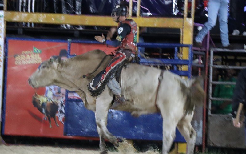 Abertura do 11Âº EstÃ¢ncia Rodeio Show