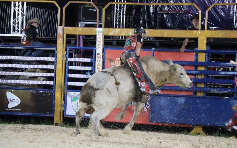 Abertura do 11Âº EstÃ¢ncia Rodeio Show