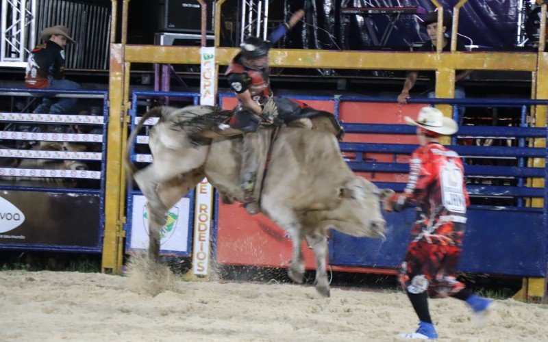 Abertura do 11Âº EstÃ¢ncia Rodeio Show