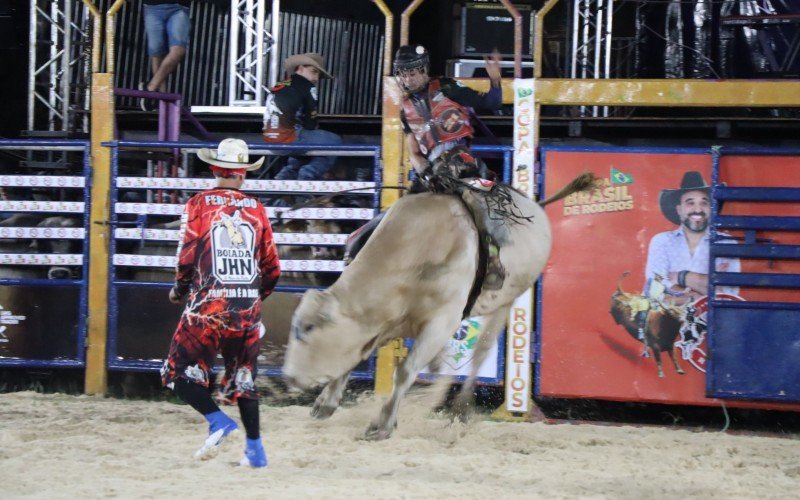 Abertura do 11Âº EstÃ¢ncia Rodeio Show