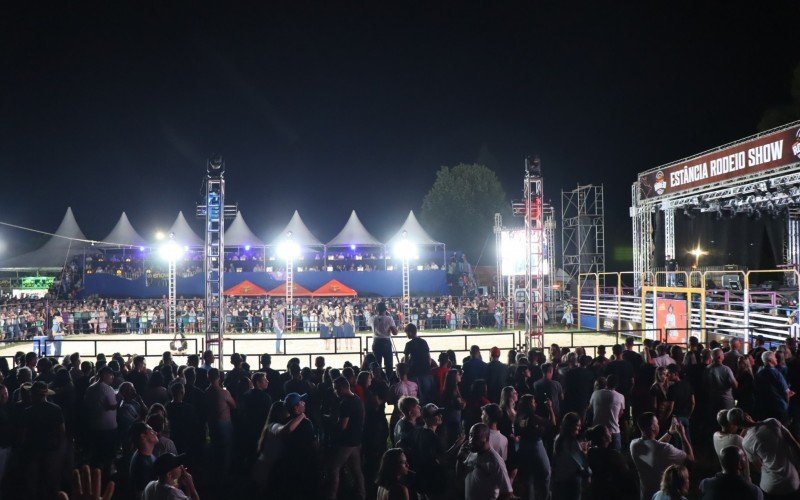 Abertura do 11Âº EstÃ¢ncia Rodeio Show