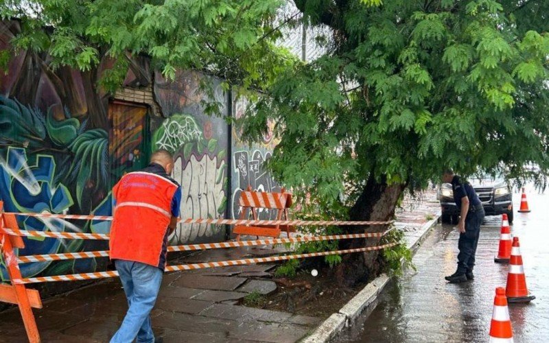 Muro da Casa do Estudante de São Leopoldo corre risco de desabamento