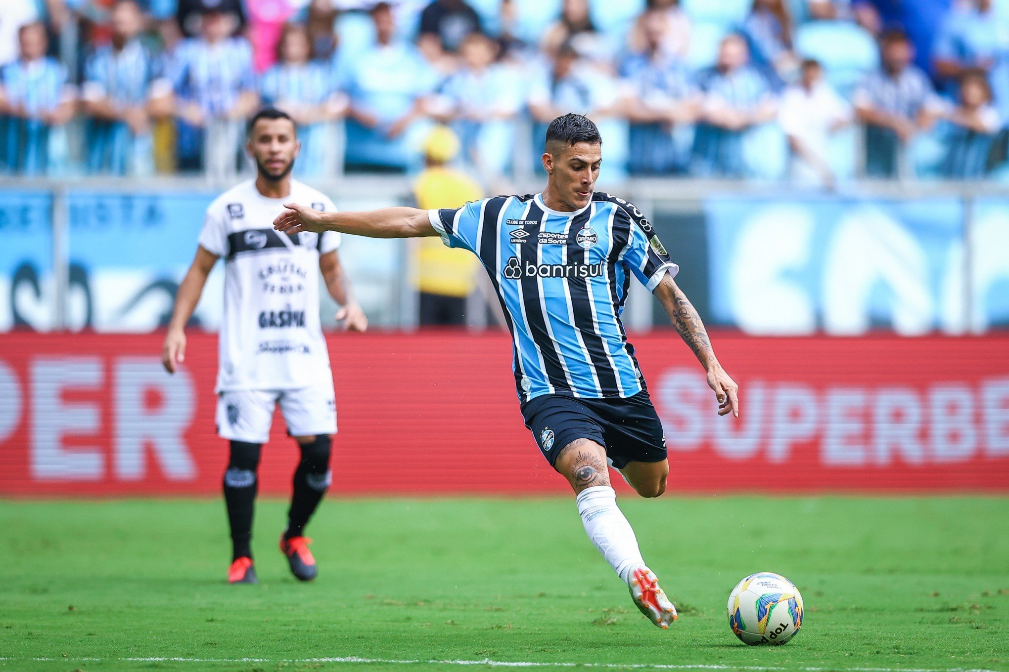 GAUCHÃO: Grêmio leva susto, mas melhora no segundo tempo com estreantes e goleia o Santa Cruz