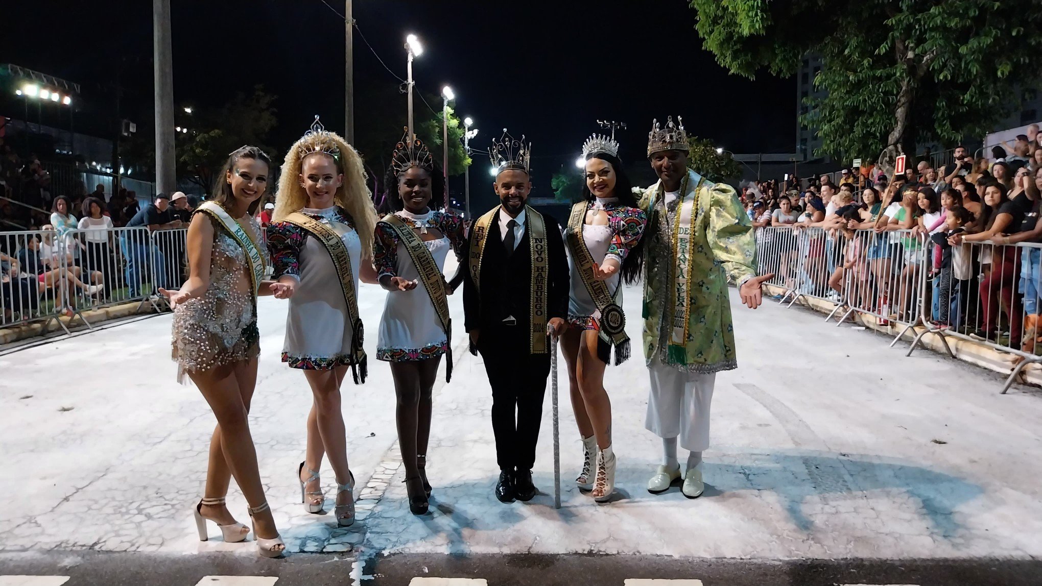 CARNAVAL: Desfile das escolas de samba deixa Novo Hamburgo colorida; veja fotos