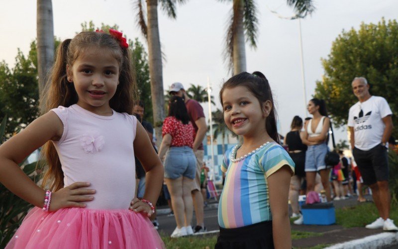 As amigas Manuela Camargo e Yasmin Martins tambÃ©m aproveitaram para curtir o carnaval