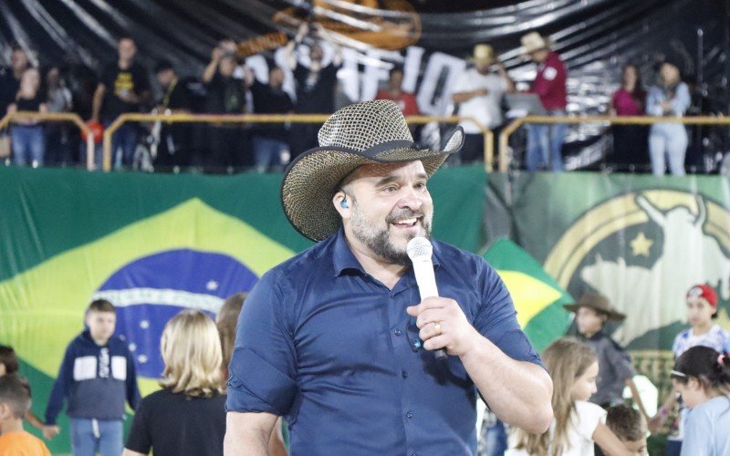 César Paraná falou mal de vereador durante evento público | abc+
