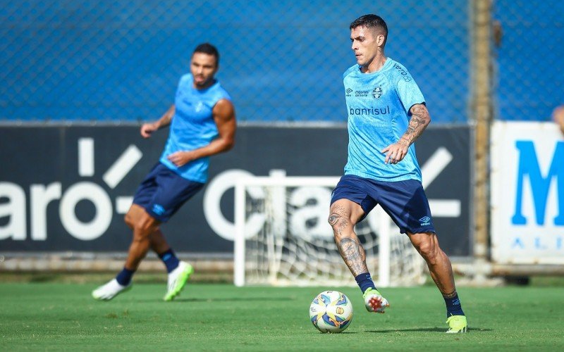 Pavón no treino do Grêmio nesta segunda-feira | abc+