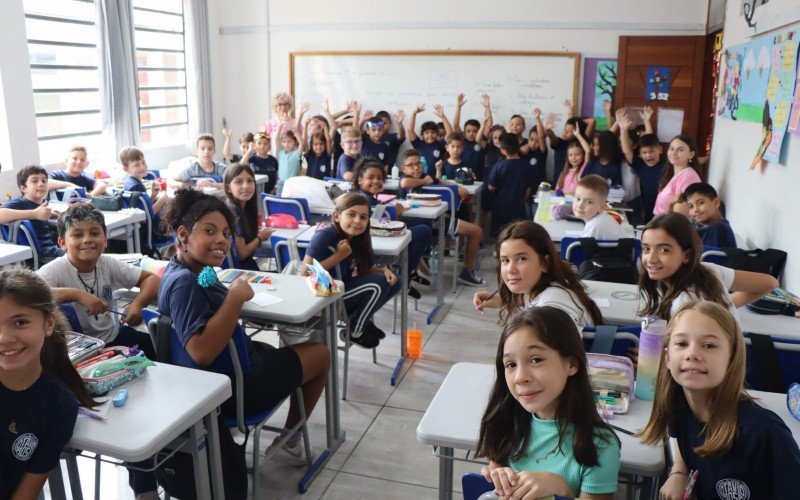 Volta às aulas na Escola Estadual Otávio Rosa, bairro Pátria Nova  | abc+