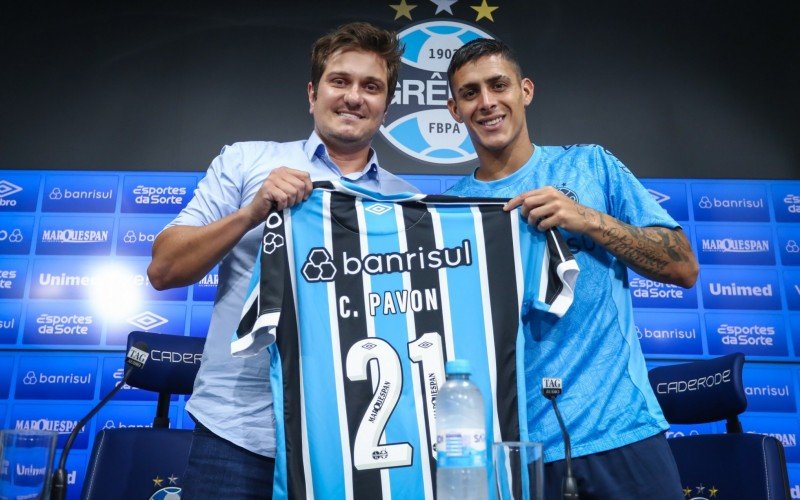 Pavón recebeu a camisa 21 do vice de futebol Antônio Brum | abc+