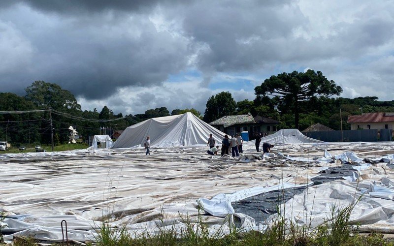 Estrutura do Mega Domo, em Canela, tem processo de retirada iniciado