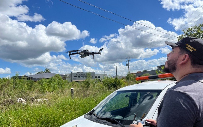 Drone também é usado para conferir locais com água parada na cidade, numa ação de combate à dengue | abc+