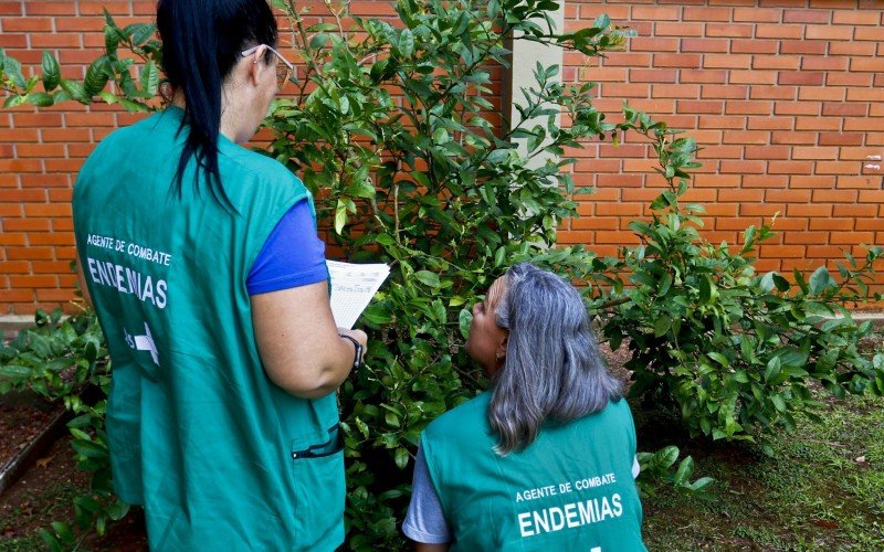 Agentes visitam locais com suspeita de dengue