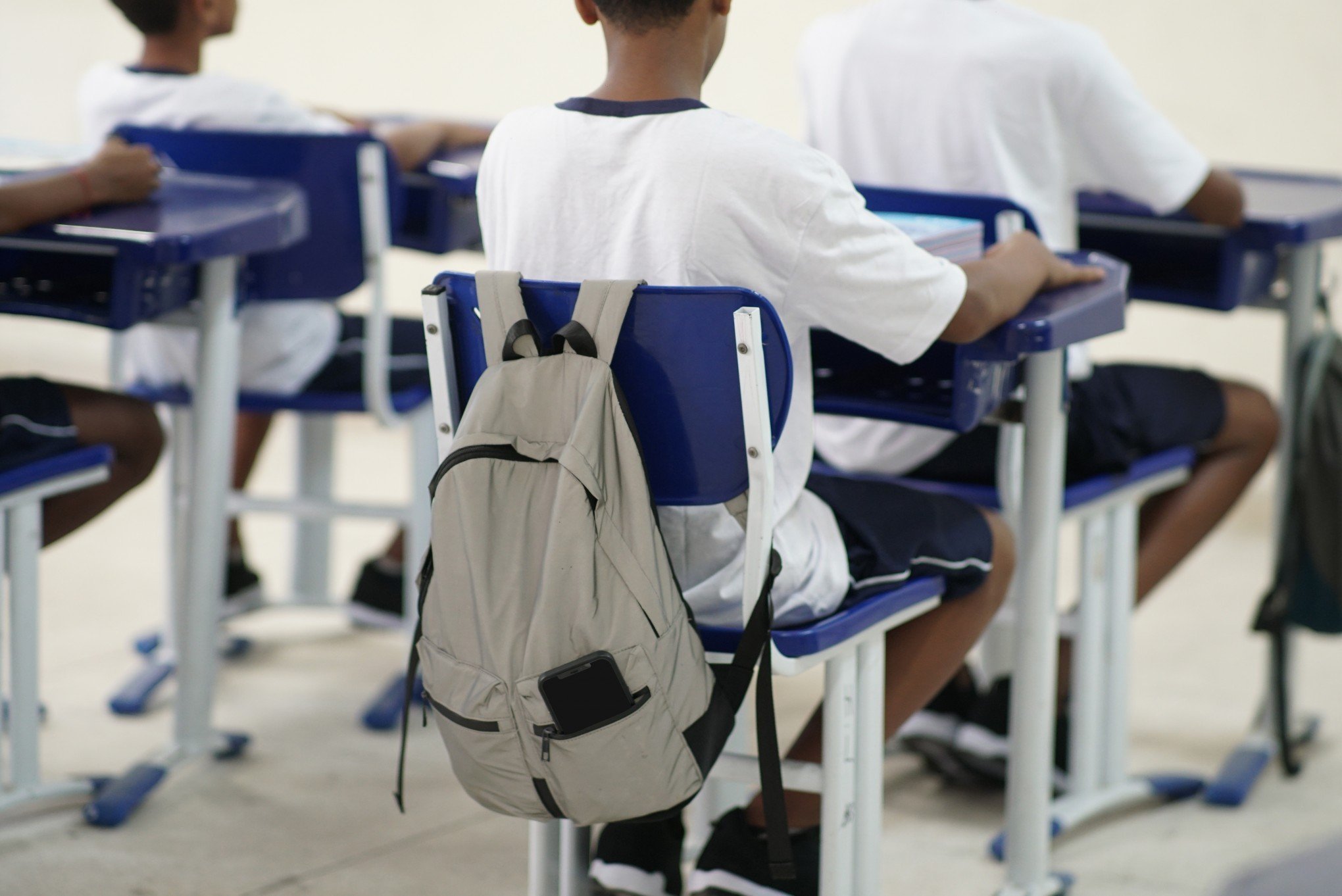 Como educadores avaliam possível restrição ao uso de celulares nas escolas