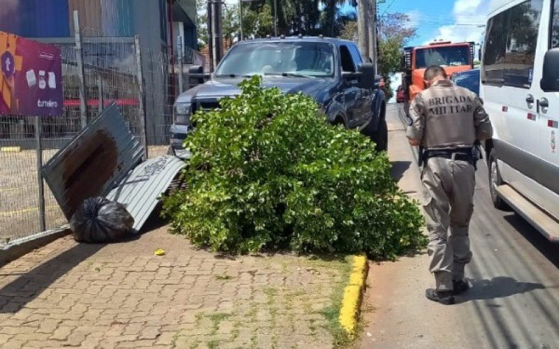 Ação da Brigada Militar na Avenida Santos Ferreira teve perseguição e prisão na quarta-feira (22)