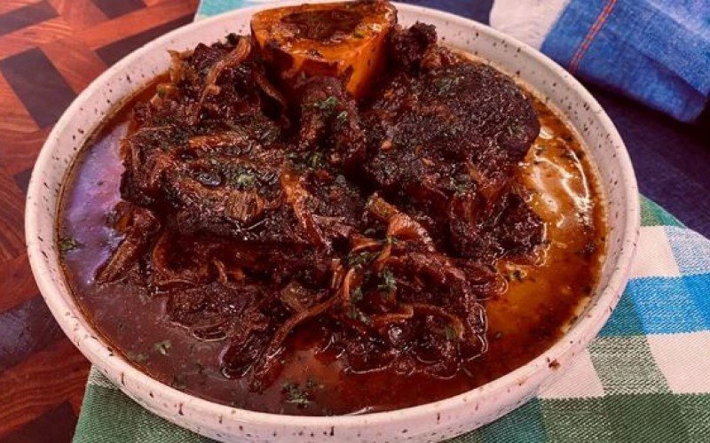 Como fazer Ossobuco com molho de ameixa da Ana Maria Braga | abc+
