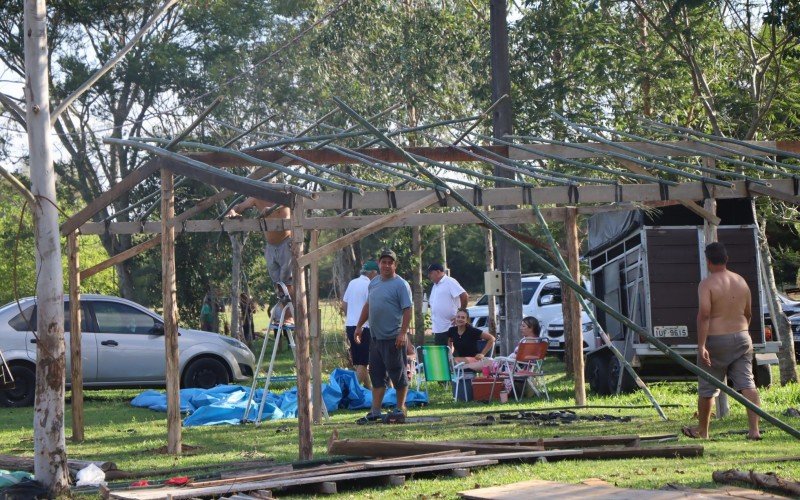 ComeÃ§a montagem de piquetes no Parque do Trabalhador em Campo Bom