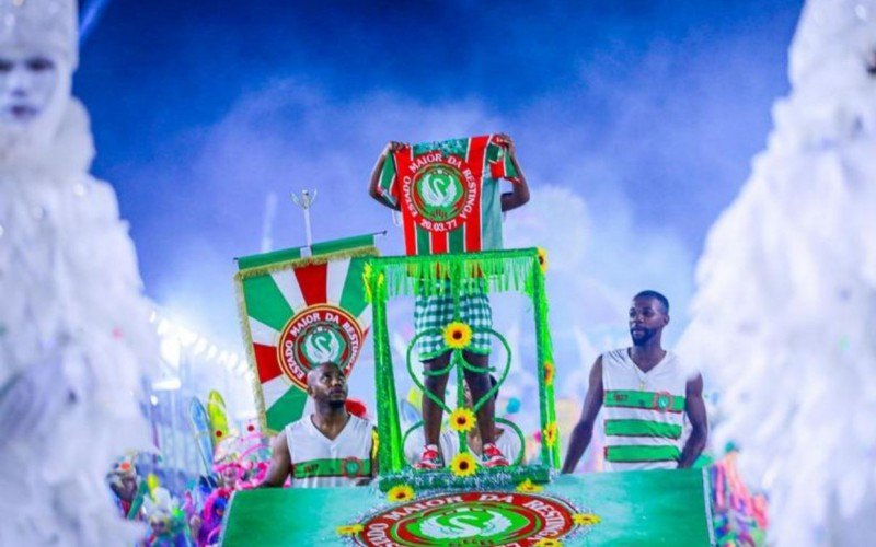 Estado Maior da Restinga no desfile de escolas de samba de Porto Alegre, no Carnaval 2024