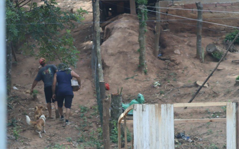 ApÃ³s fiscalizaÃ§Ã£o, homens deixaram a obra