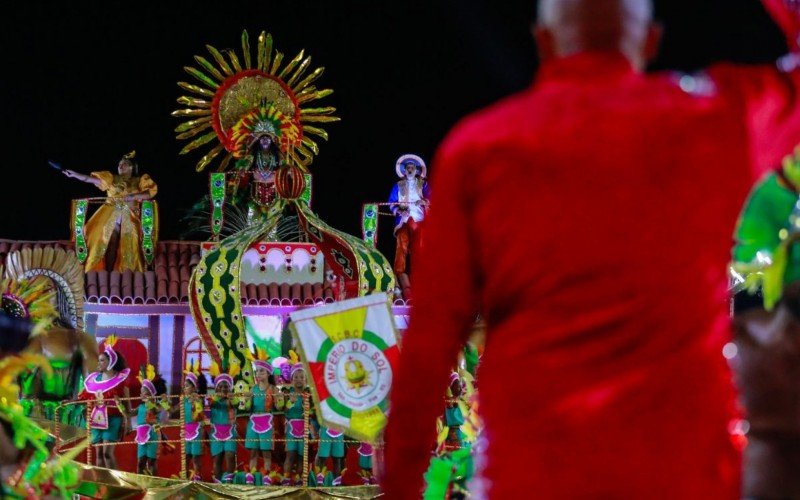 Escolas disputam o título de campeã do Carnaval de Porto Alegre 2025, entre elas a Império do Sol, de São Leopoldo | abc+