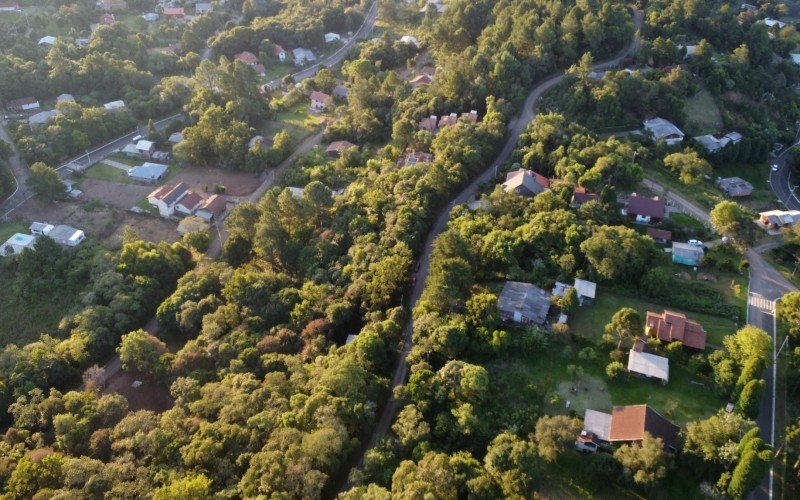 Anúncio de pavimentação de oito ruas no Vale dos Pinheiros