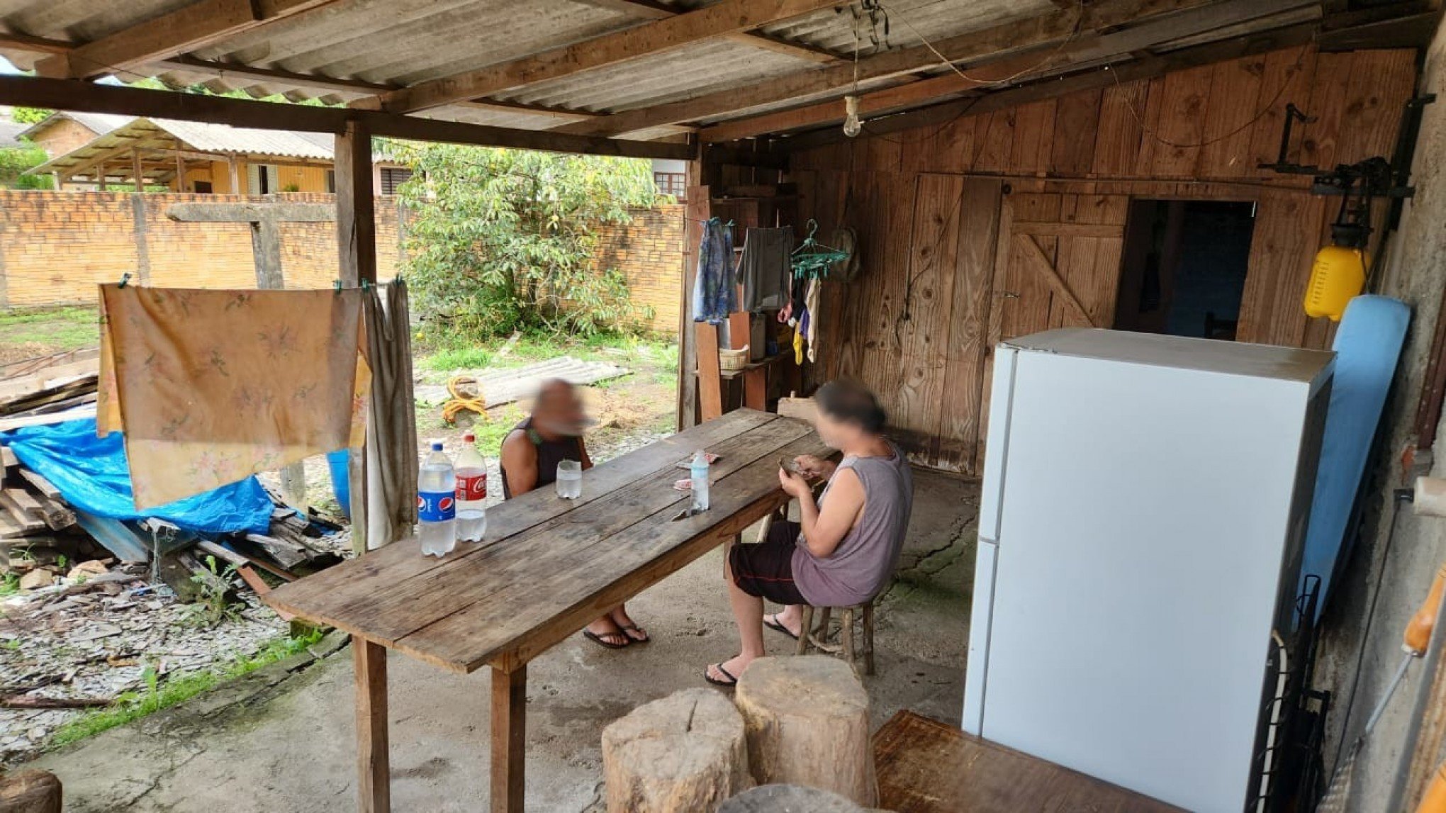 VÍDEO: Veja como era por dentro a clínica clandestina para idosos interditada em Taquara