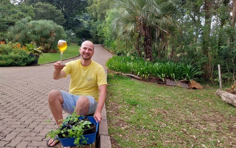 Mudas de lúpulo serão plantadas em área da cervejaria Oripacha no 1º Hopfenfest, o Festival do Lúpulo,  em Morro Reuter  | abc+