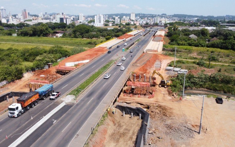 Novas pontes sobre o Rio dos Sinos prometem melhorar o fluxo de veículos | abc+