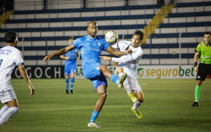 Na partida anterior, derrota para o São José no Passo D'Areia  | abc+