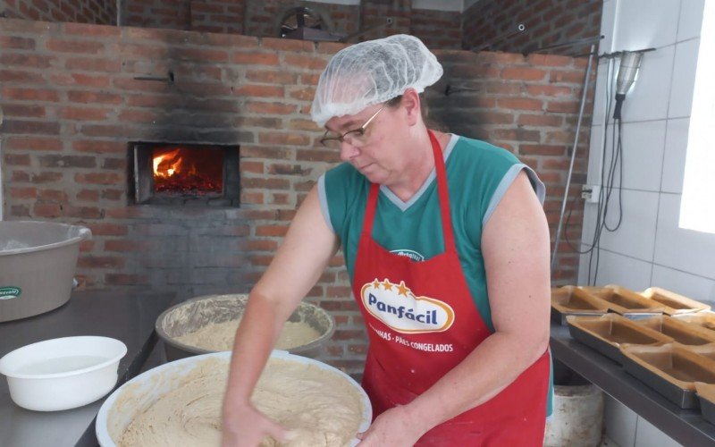 Integrantes da Ascur jÃ¡ preparam cucas para a principal festa de Rolante, que acontece na prÃ³xima semana