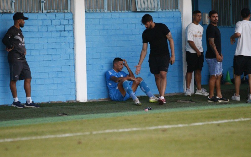 Depois de 21 anos na elite do futebole estadual, Novo hamburgo vai disputar a segunda divisão do Campeonato Gaúcho em 2025 | abc+