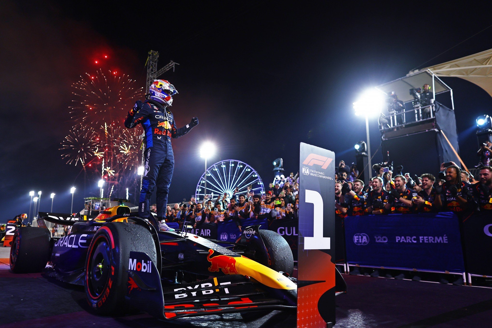 Verstappen lidera de ponta a ponta e Red Bull mantém domínio na primeira corrida do ano